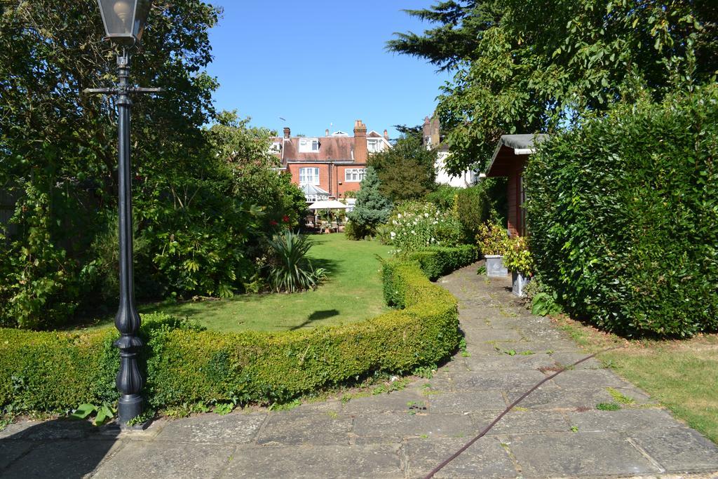 Cranleigh Hotel Райгейт Екстериор снимка